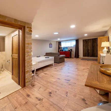 Flat - Sleeps 3 - Parking - Wifi Apartment