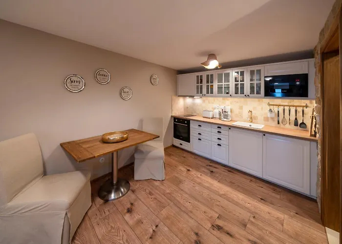 Flat - Sleeps 3 - Parking - Wifi